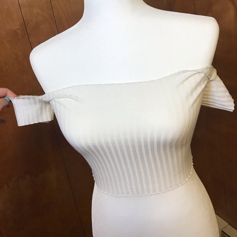 Robbed white off the shoulder crop top